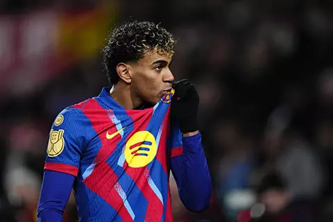 على رأسهم لامين يامال.. برشلونة مهدد بفقدان 4 لاعبين في دوري أبطال أوروبا